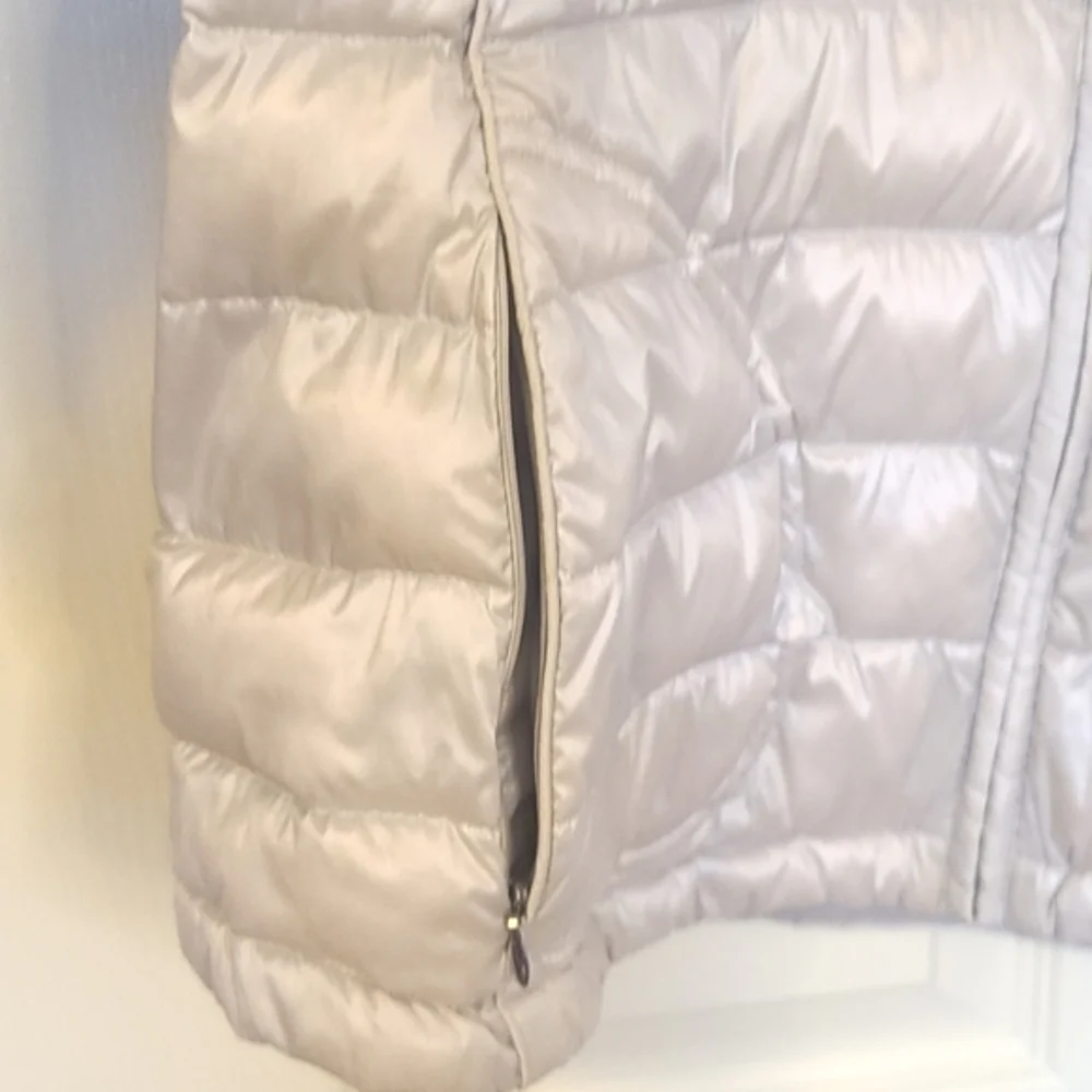 Calvin Klein women's silver, premium down filled, puffer jacket - Picture 3 of 8